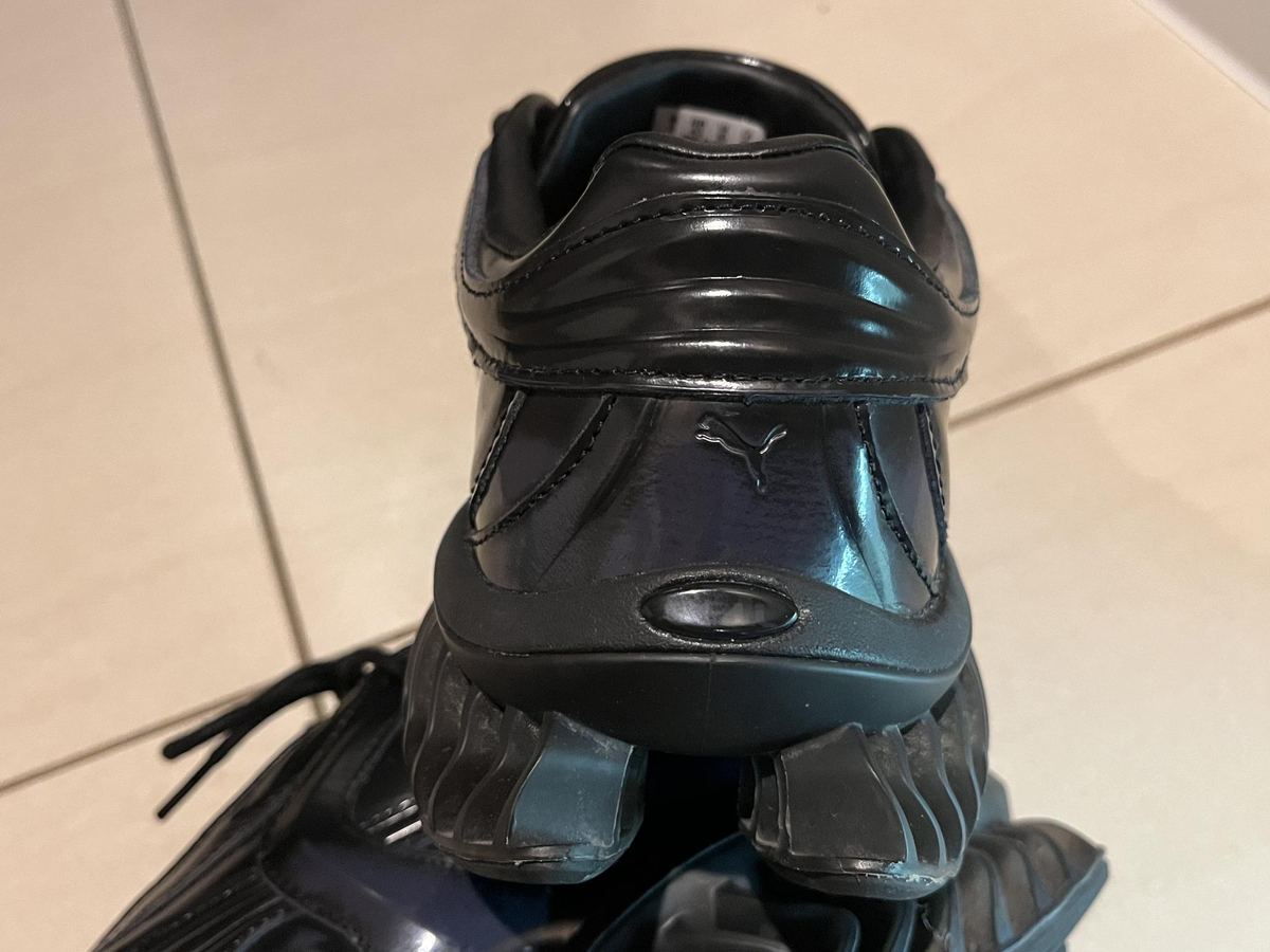 Cell Geo 1 のかかと部分。PUMAのロゴが入る